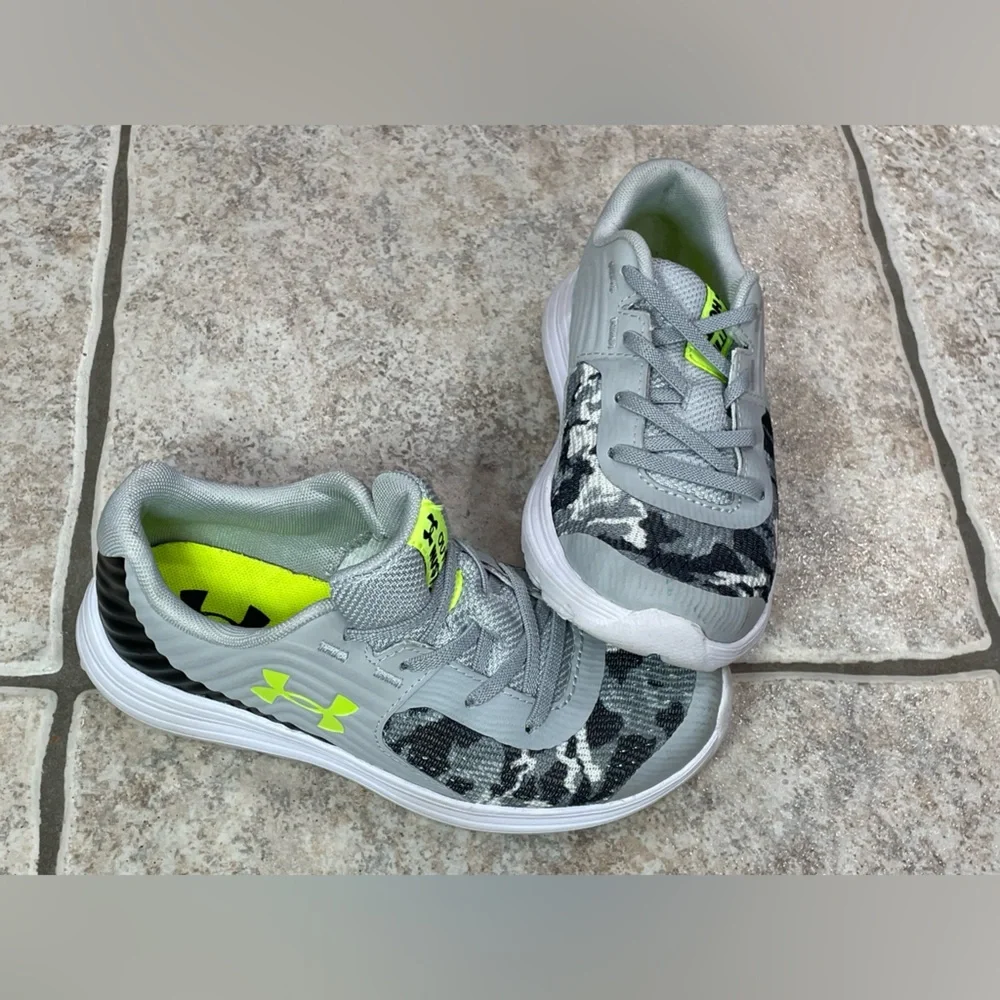 Under Armour Kids Gray and Neon Green Sneakers size 13